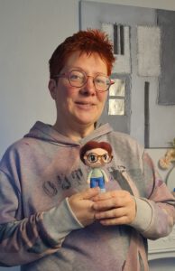 Katja mit Häkelpuppe